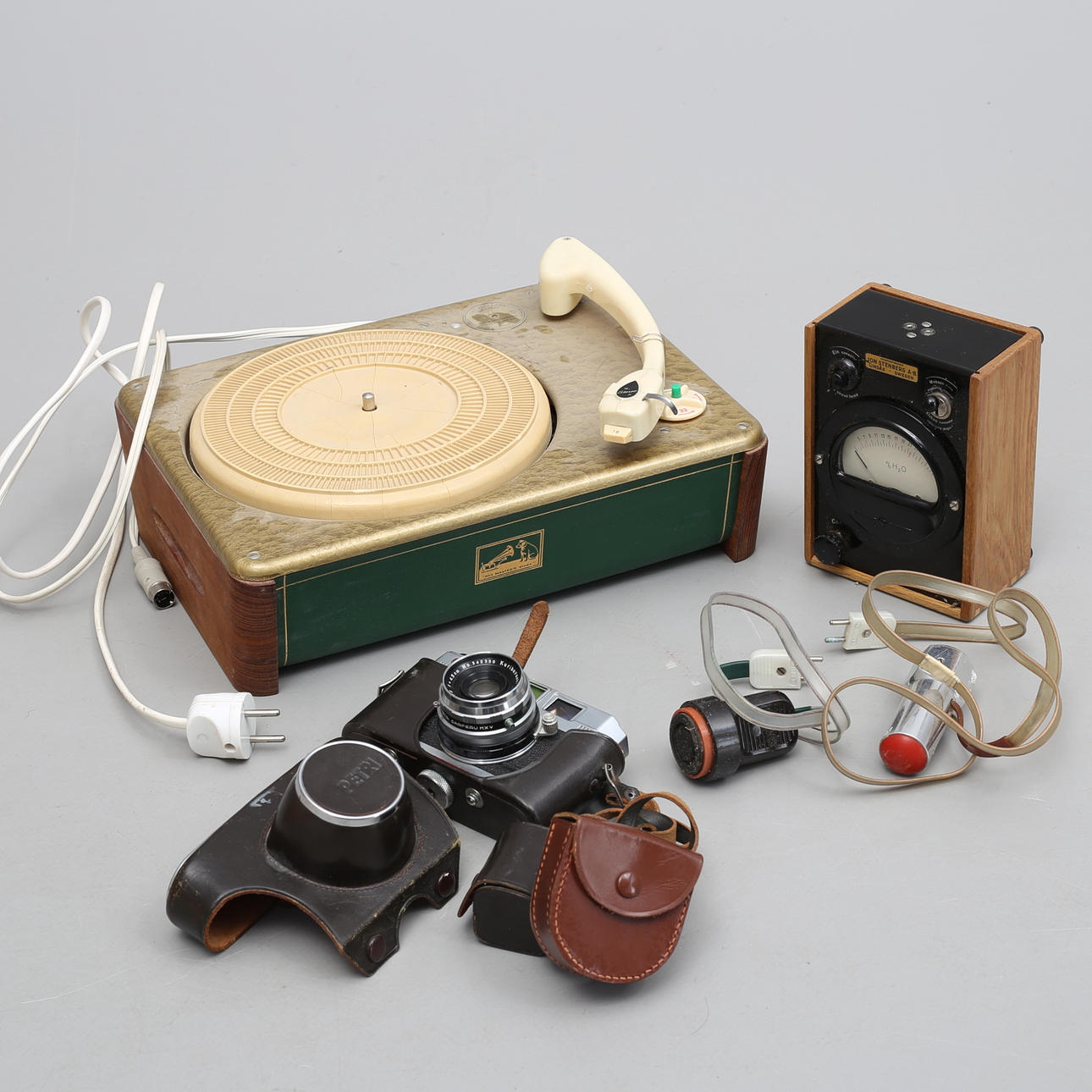 CAMERA, RECORD PLAYER, MEASURING INSTRUMENTS, Petri Penta, Jon Stenberg, Skandinavisk Radio & Television AB.
