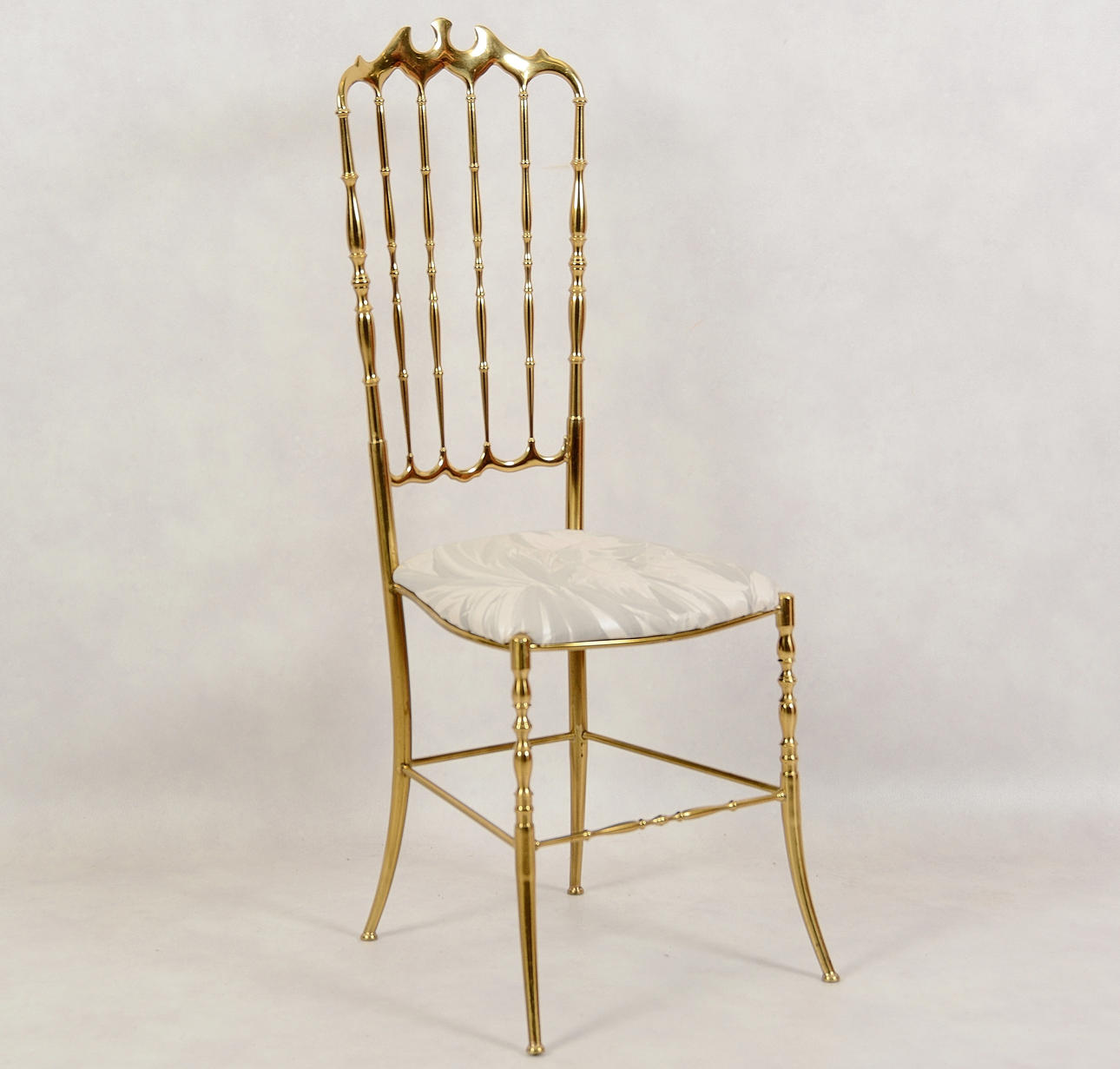 STOL, mässing,1900-talets andra hälft.