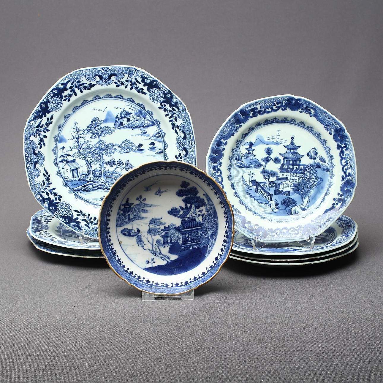 KIINALAINEN POSELIINI, 8 osaa, 1800-luku.