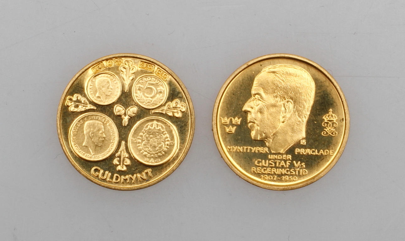 MYNT, 2 st, 23k guld, vikt ca 9,4 gram.