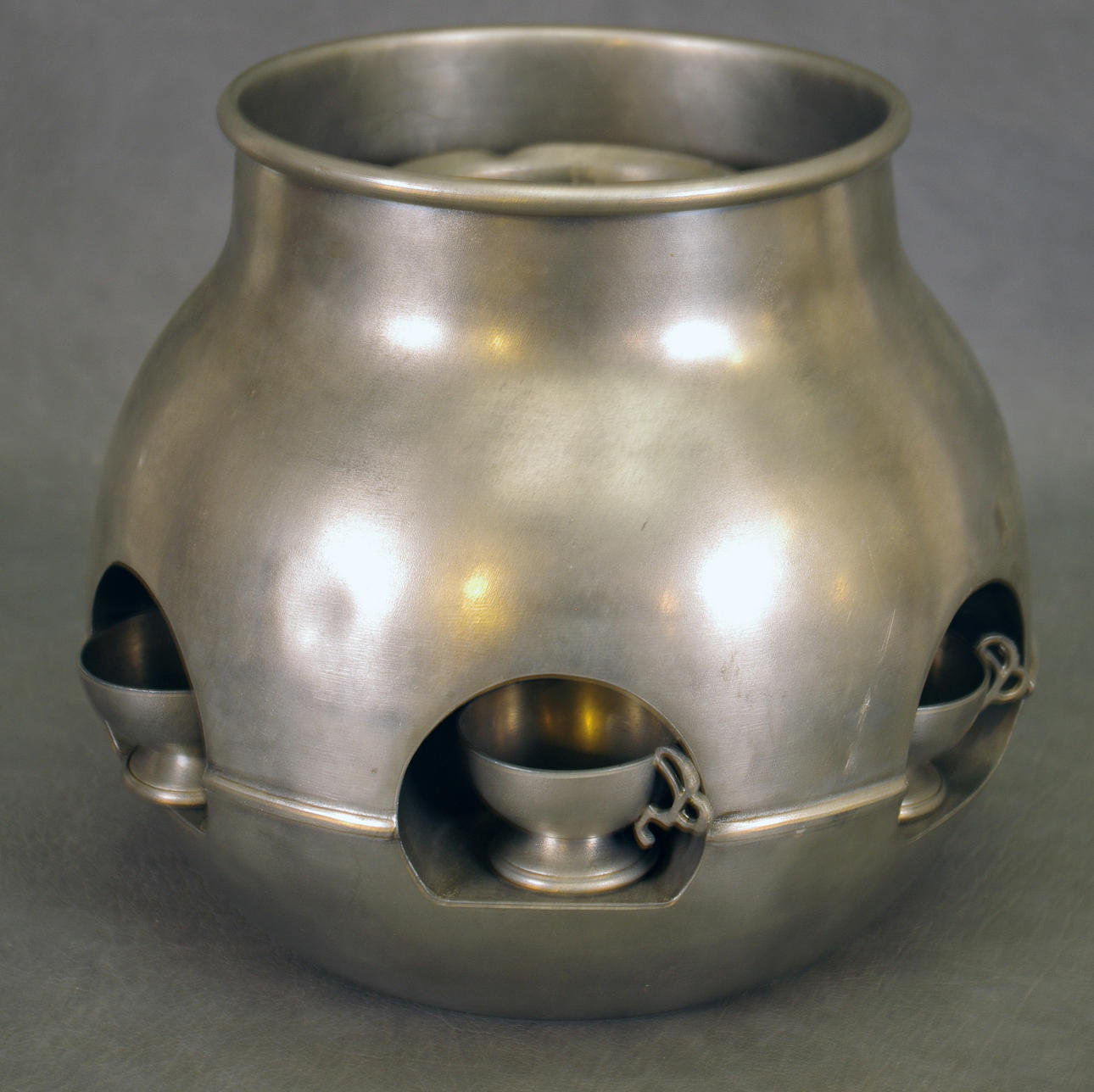 PUNSCHKYLARE MED 6 MUGGAR, tenn.