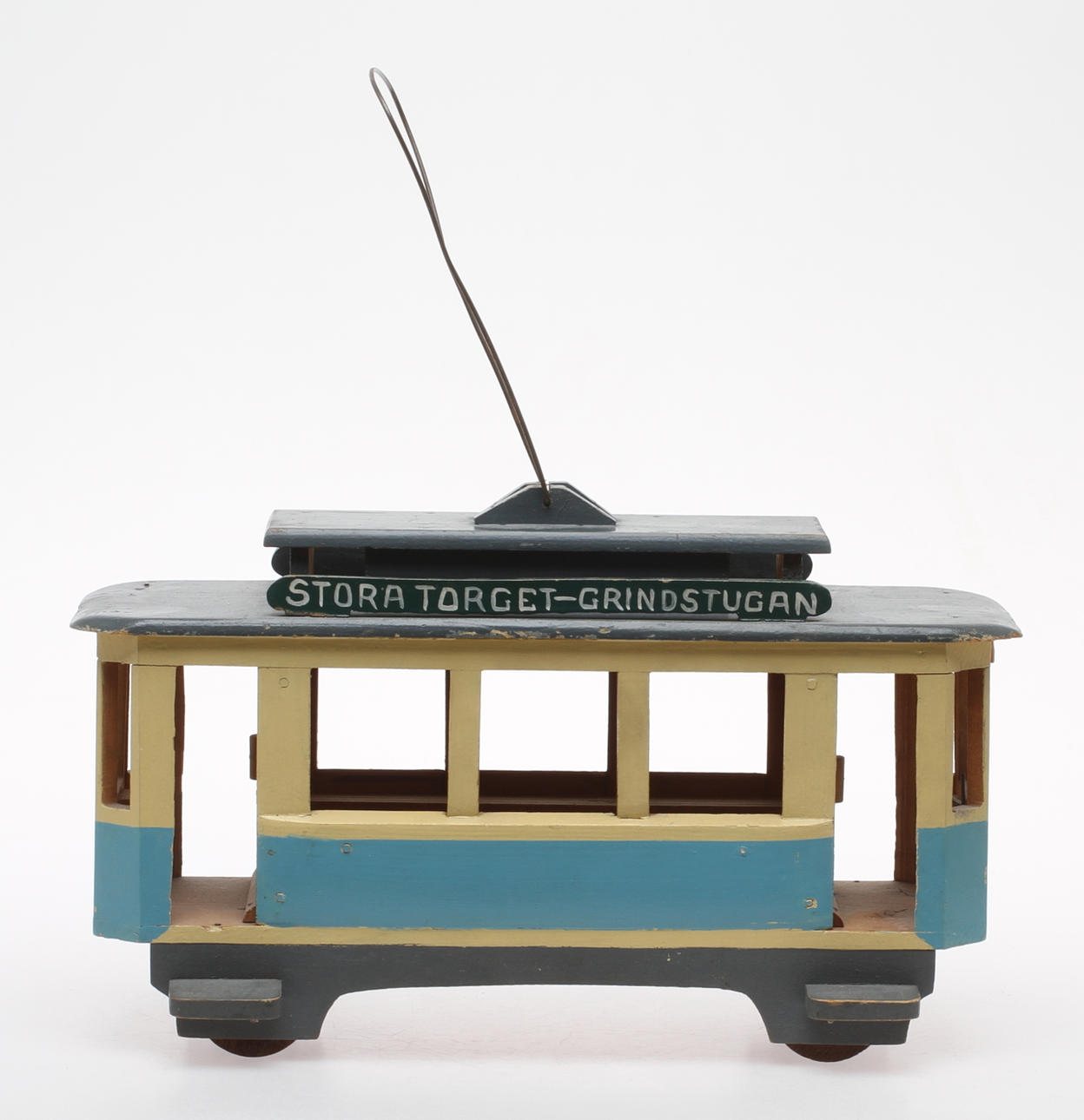 LEKSAKSSPÅRVAGN, bemålat trä, 1900-tal.