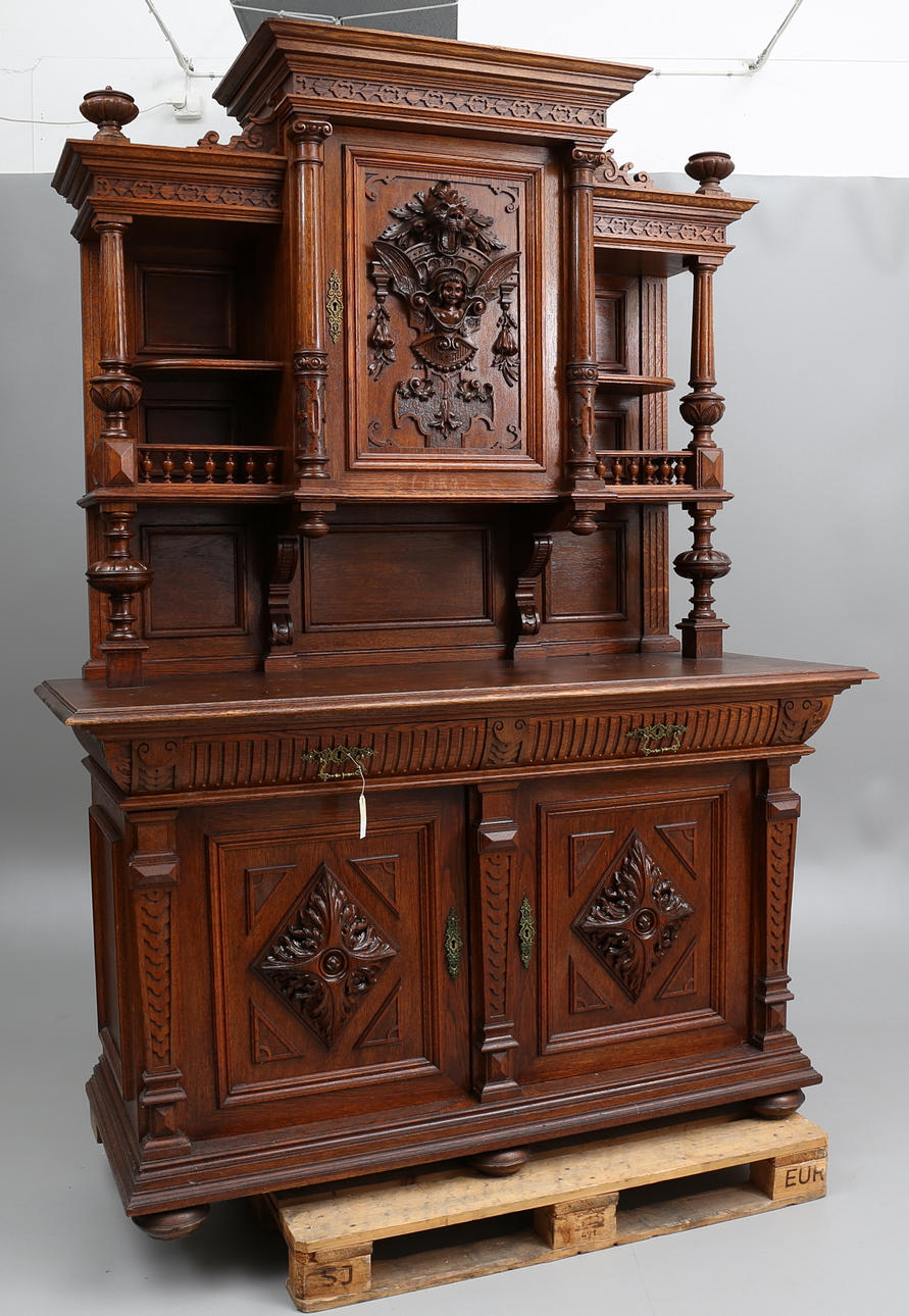 MATSALSSKÅP, nyrenässans, 1800-talets slut.