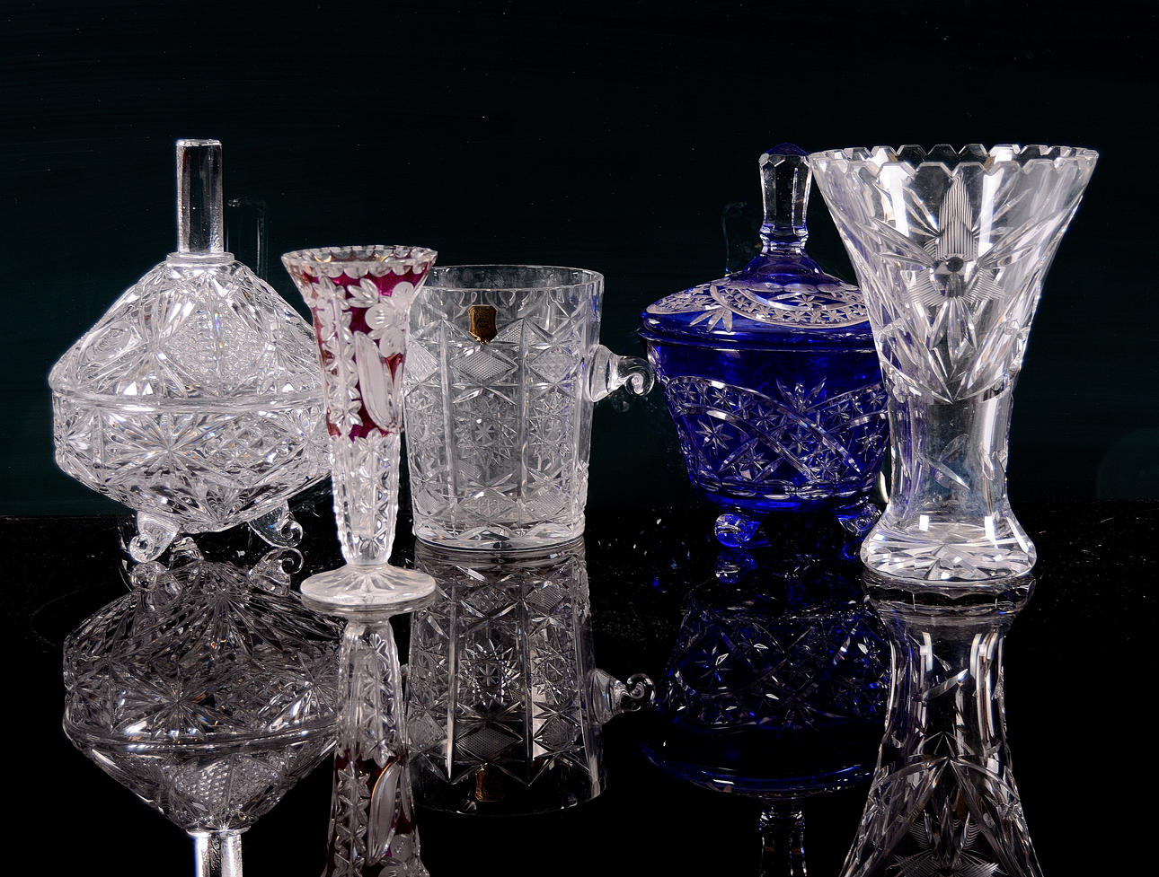 LOCKSKÅLAR SAMT VASER, 5 delar, glas.