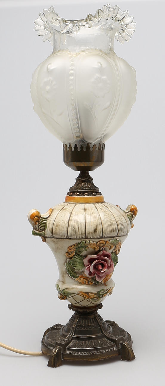 FOTOGENLAMPA, majolika/metall, elektrisifierad, 1900-talets mitt.