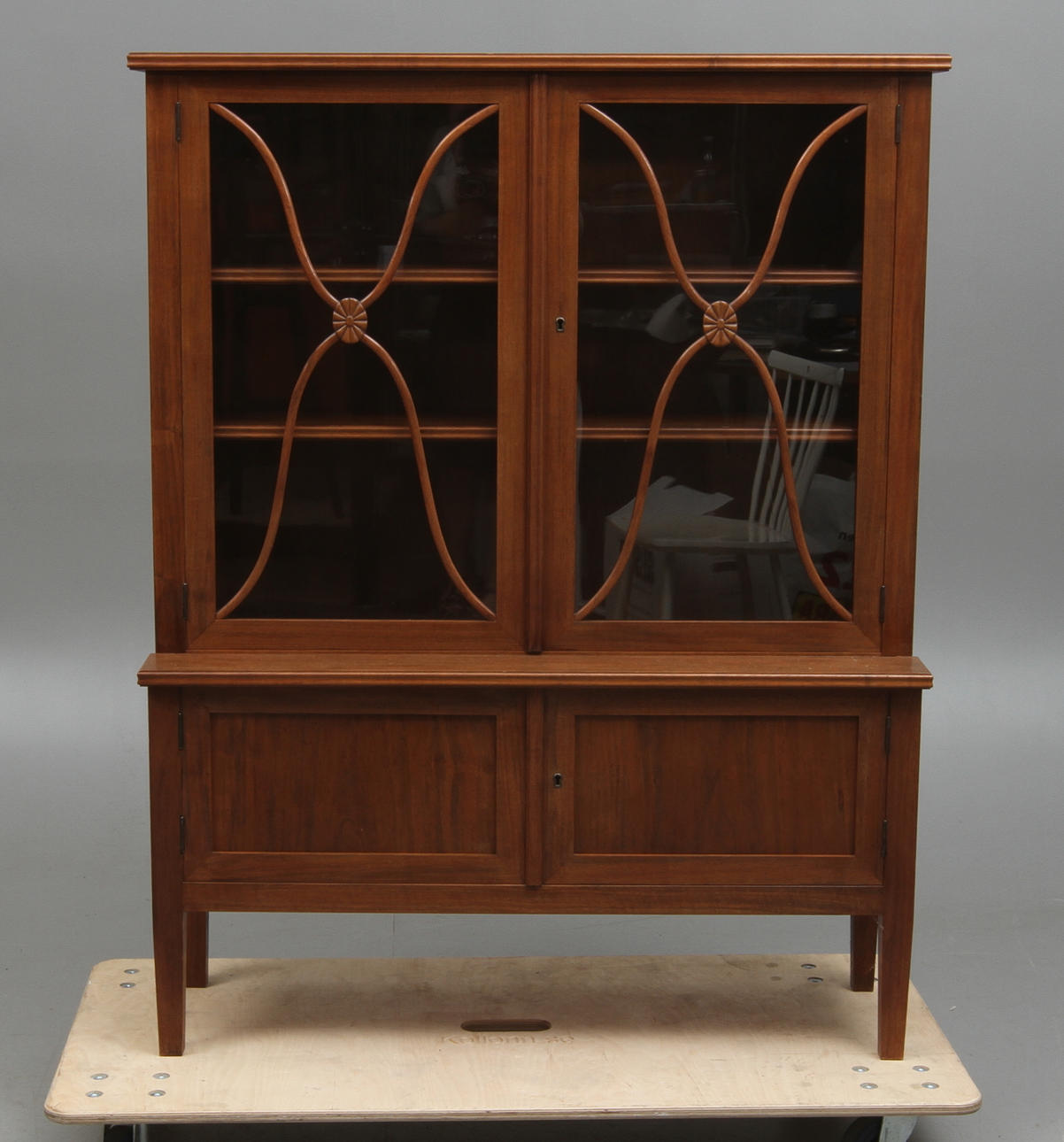 SKÅP, med vitrindörrar, 1900-tal.