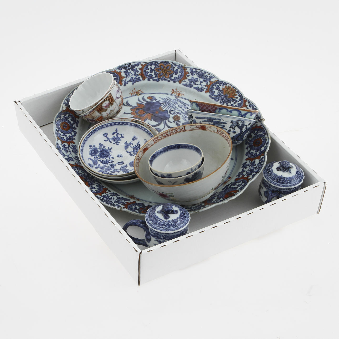 PARTI PORSLIN, 13 delar, Kina, 1700/1800-tal.