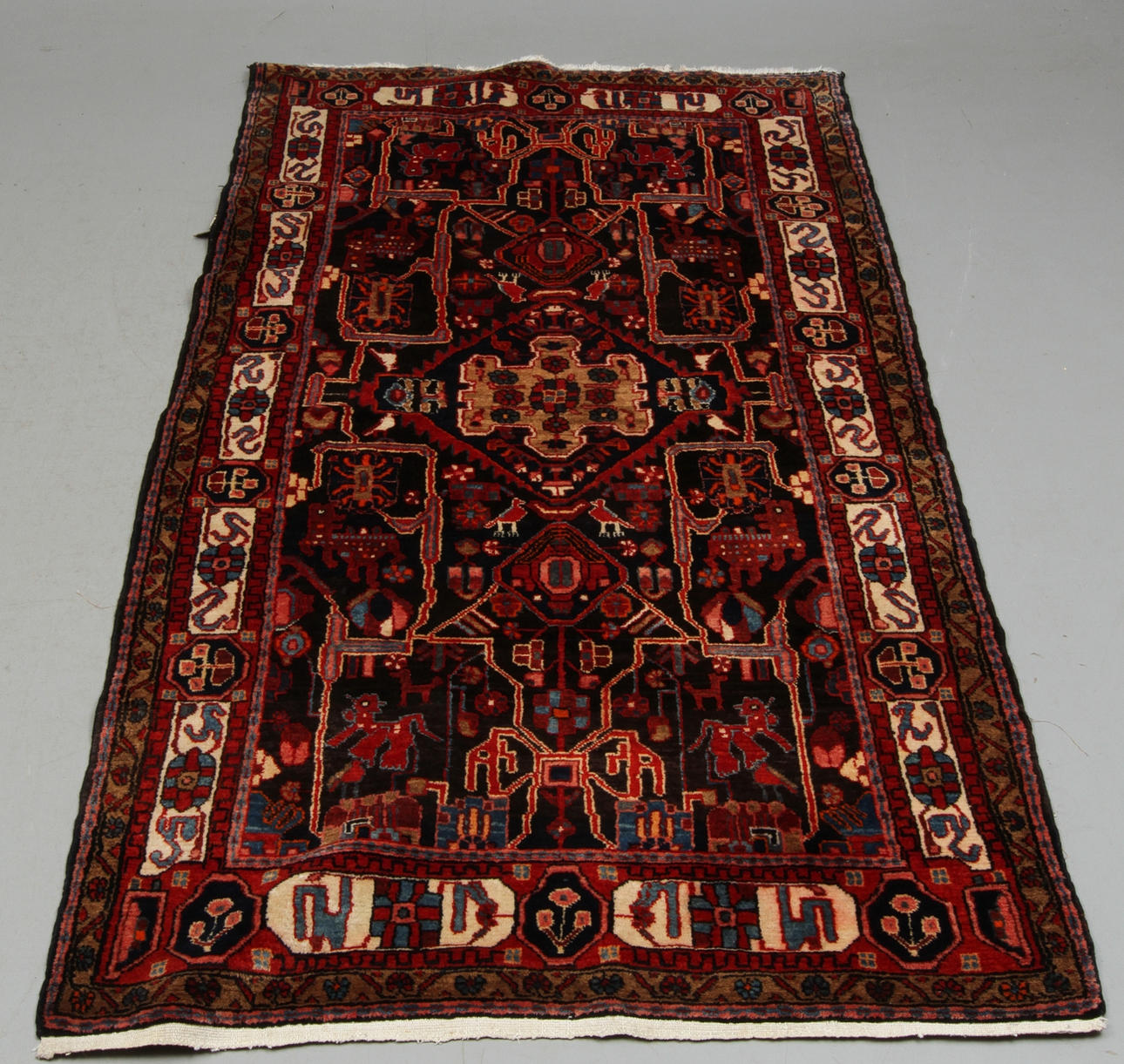 MATTA, orientalisk, ca 245 x 138 cm.