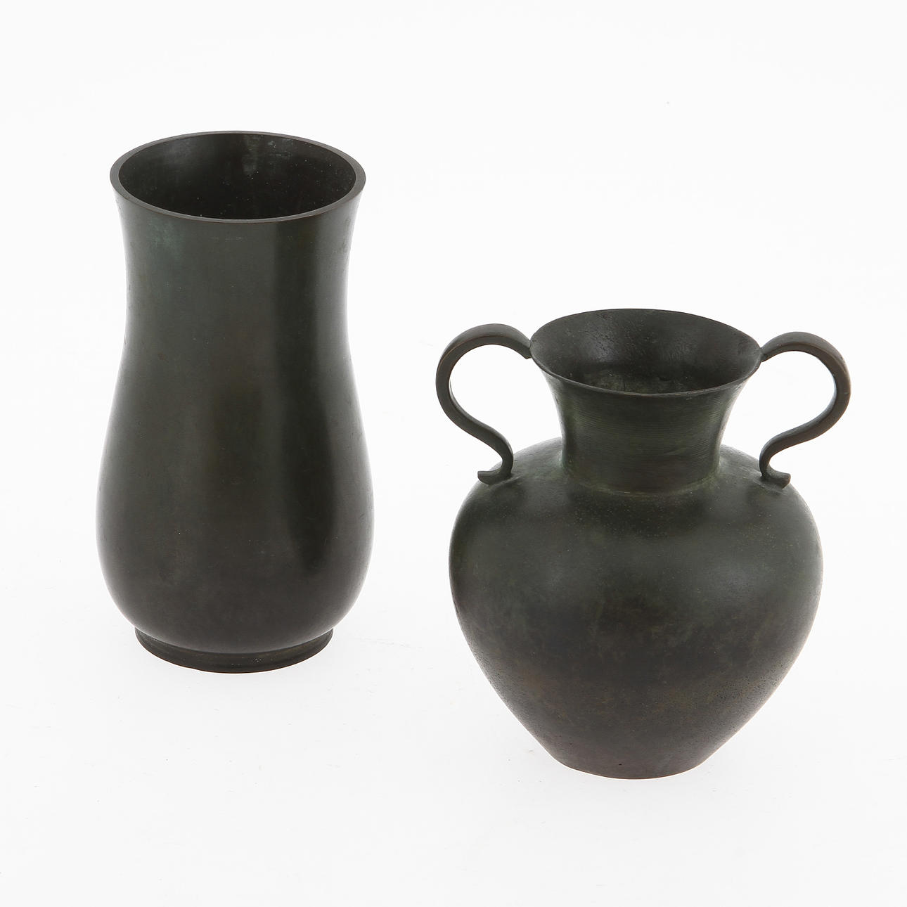 URNA samt VAS, brons, GAB.