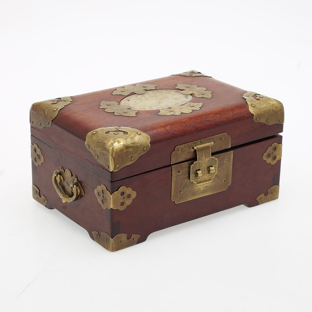 SMYCKESSKRIN, trä och mässing, Kina, 1900-tal.