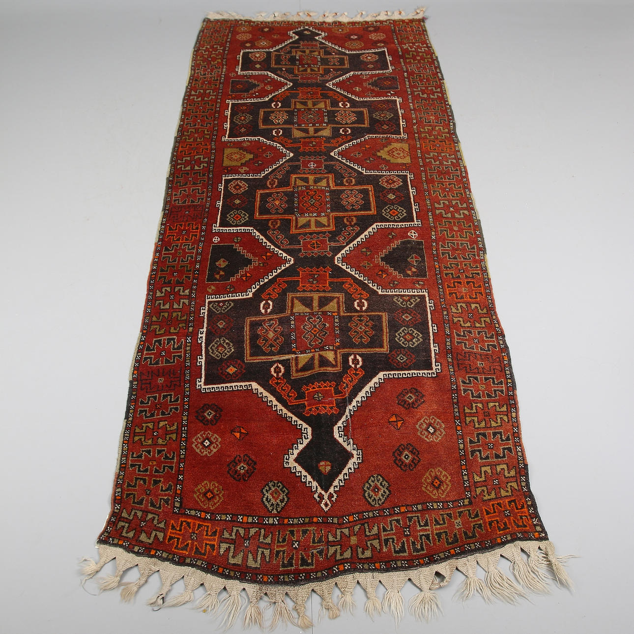 GALLERY CARPET, oriental, 288 x 111 cm.