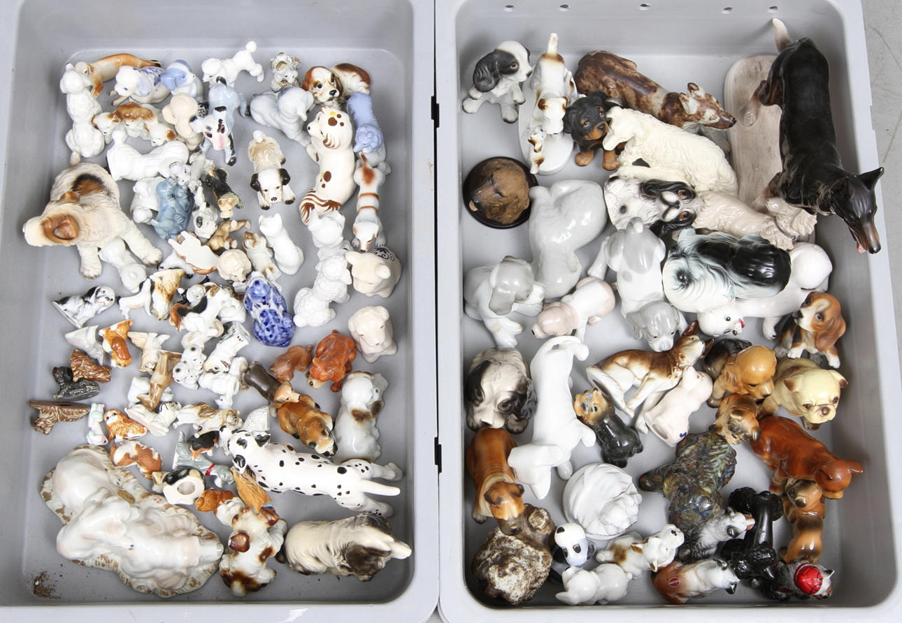 PERROS, cerámica, ca 80 st, 1900.