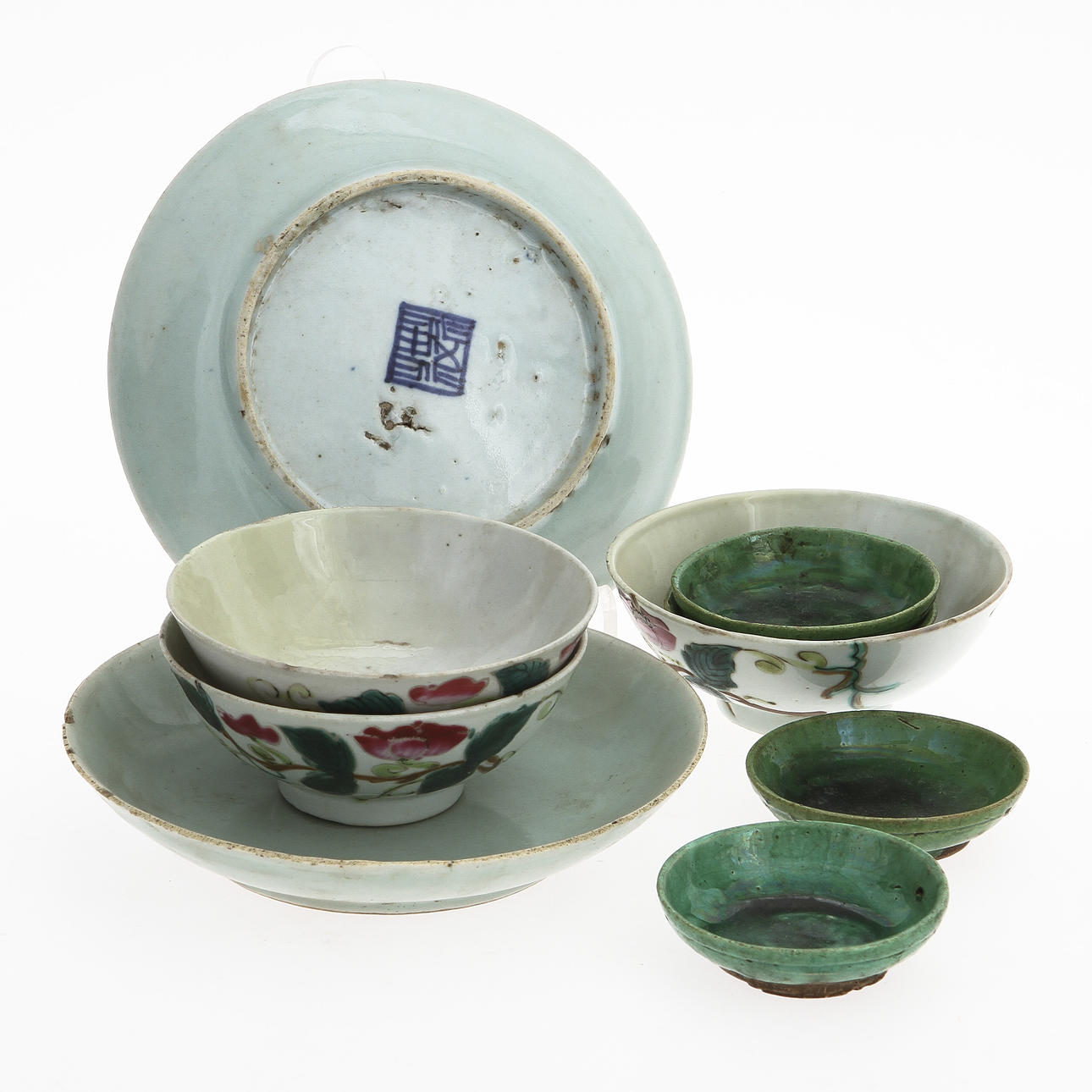 PARTI PORSLIN samt STENGODS, 9 delar, Kina, 1800/1900-tal.