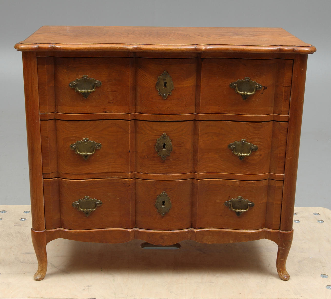 BYRÅ, barockstil, 1900-tal.