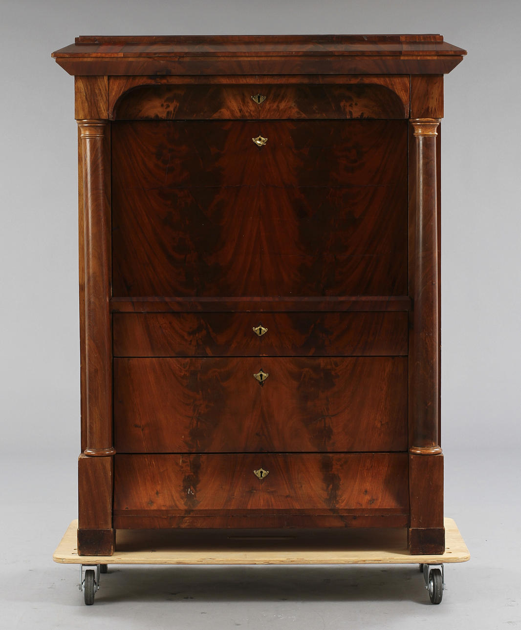 CHIFFONIER, Karl-Johan 1800-talets förra hälft.