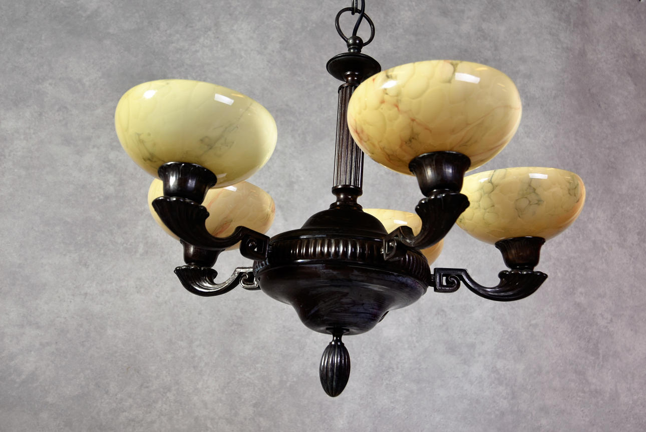 KATTOVALAISIN 1920-luku.