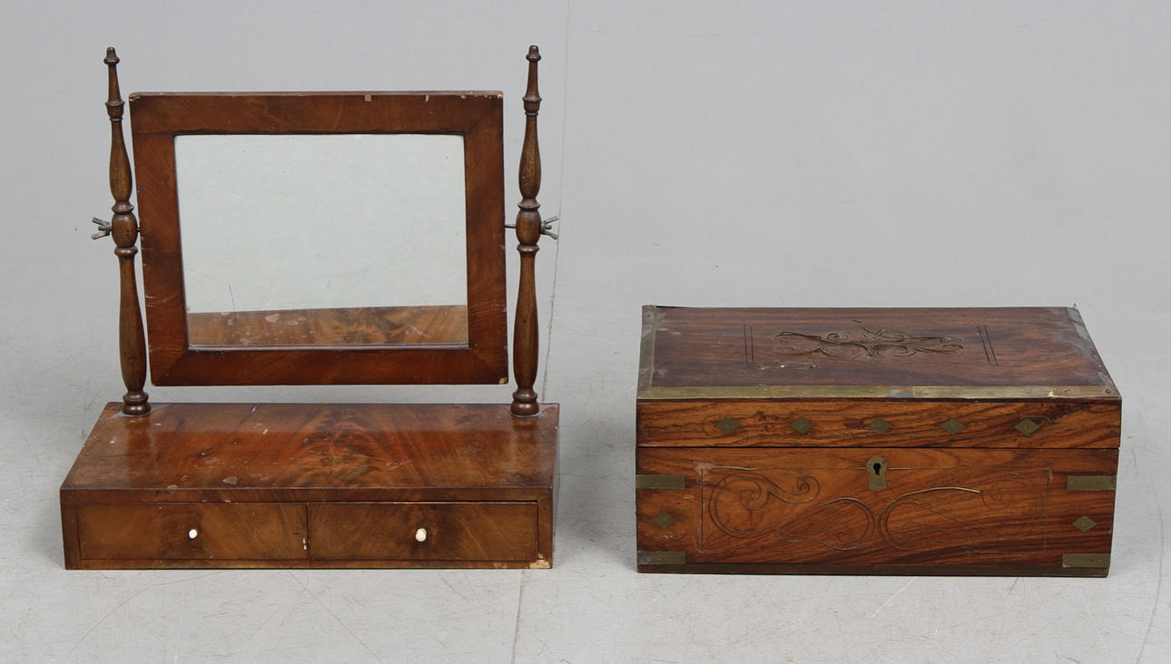 BORDSSPEGEL samt SKRIN, 1800-tal.