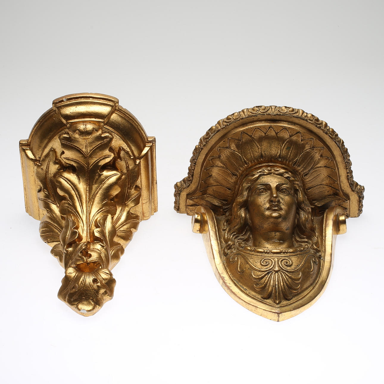 VÆG KONSOLLER, 2 stk, gips, 1900-tallet.