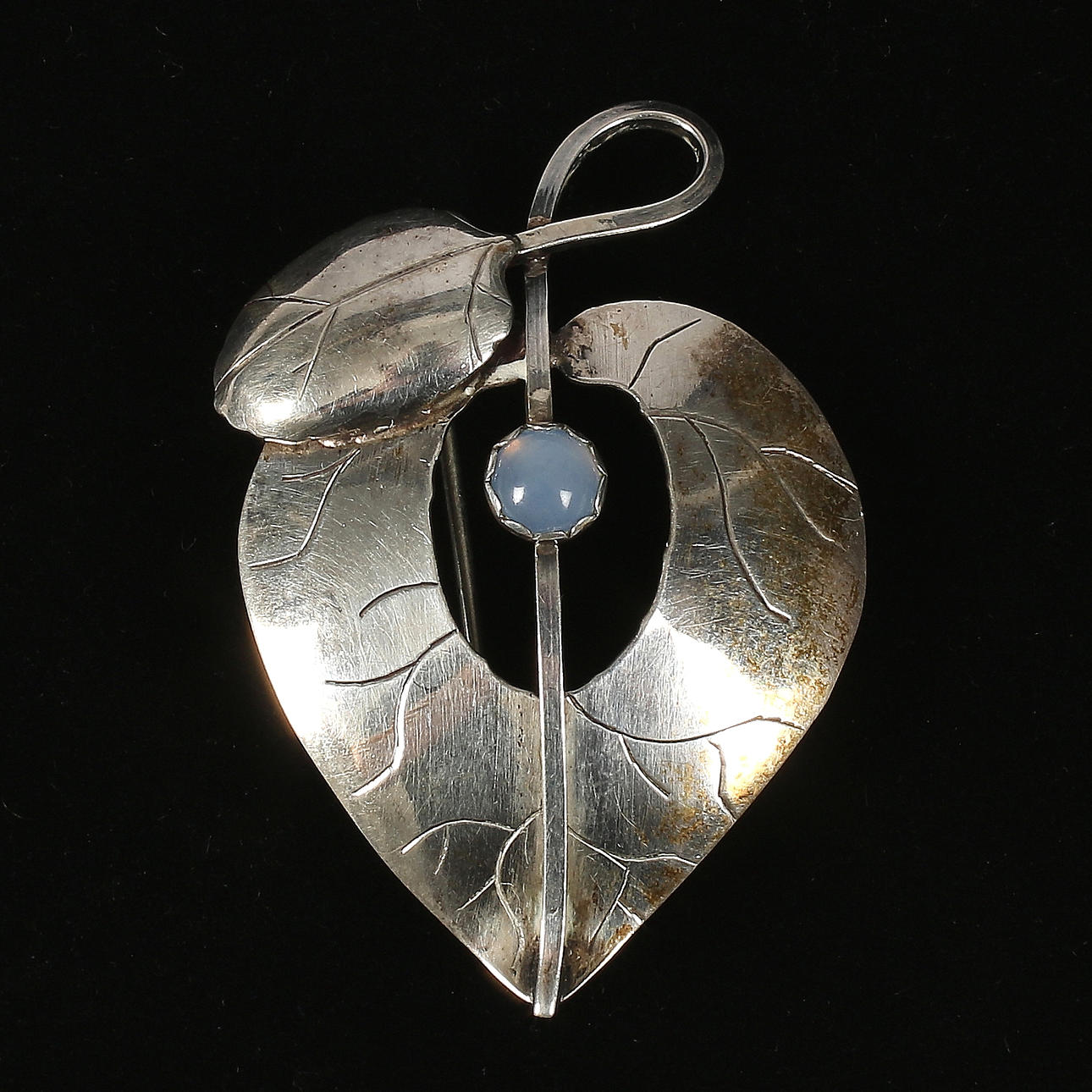 BROOCH, silver, stone, Nefelin syenite, 1900s.