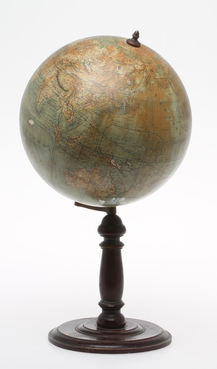 JORDGLOB, Ludw. Jul. Heymann, på träfot.