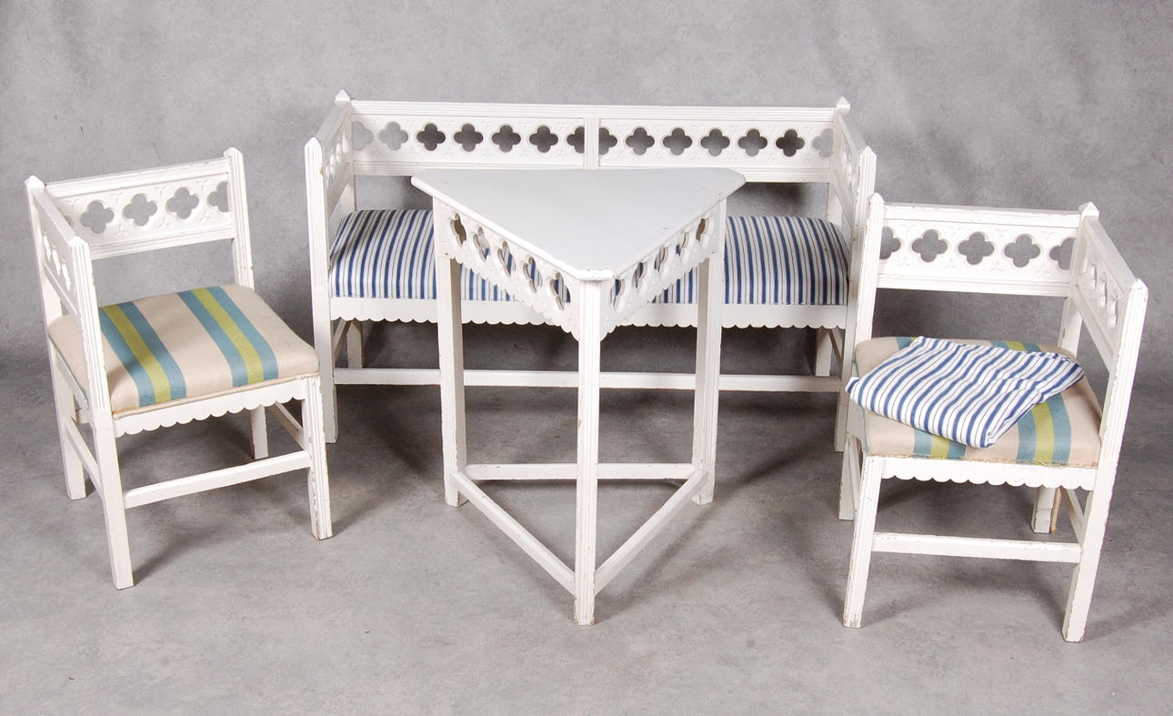 JUGENDMÖBLEMANG, 1900-talets början.