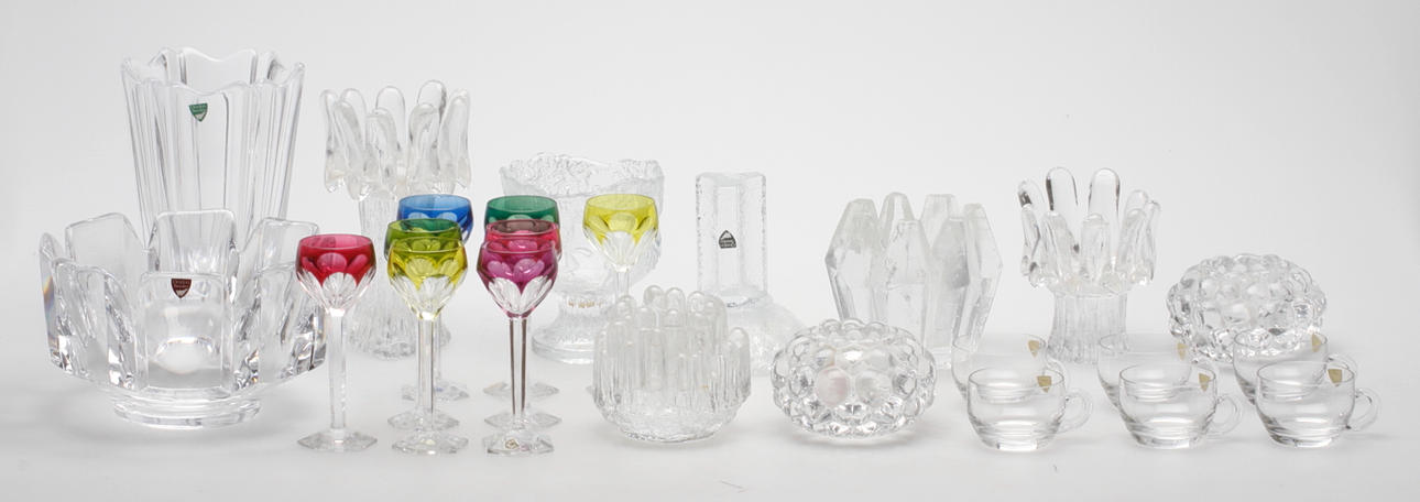 GLASFÖREMÅL, bl.a. Orrefors.