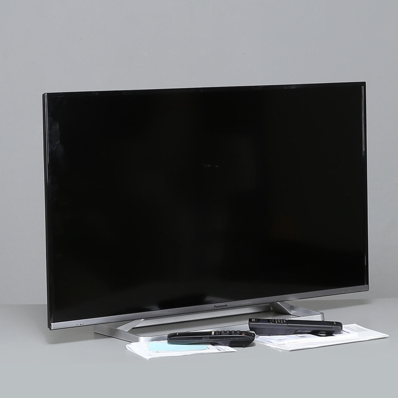 TV 42 inches, LCD Panasonic.