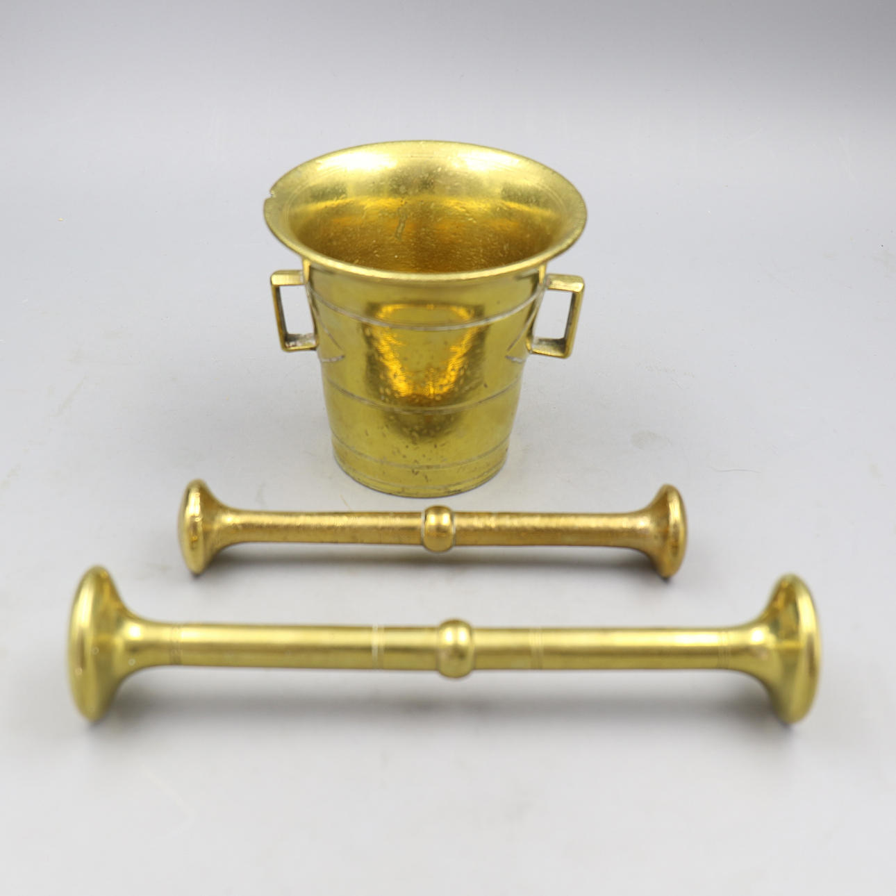 MORTEL med STÖT och extra STÖT, mässing.