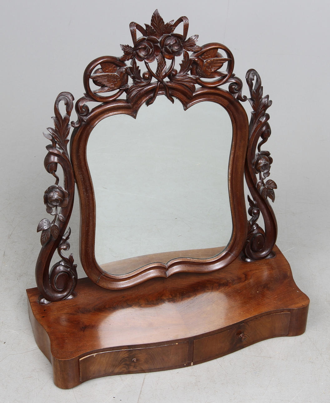 BYRÅSPEGEL, nyrokoko, 1800-talets senare hälft.