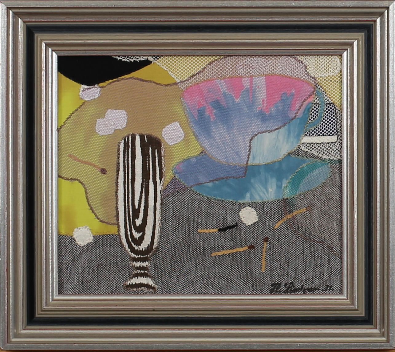 HULDA LINDGREN. Stilleben. Applikation. Signerad H Lindgren och daterad -71.