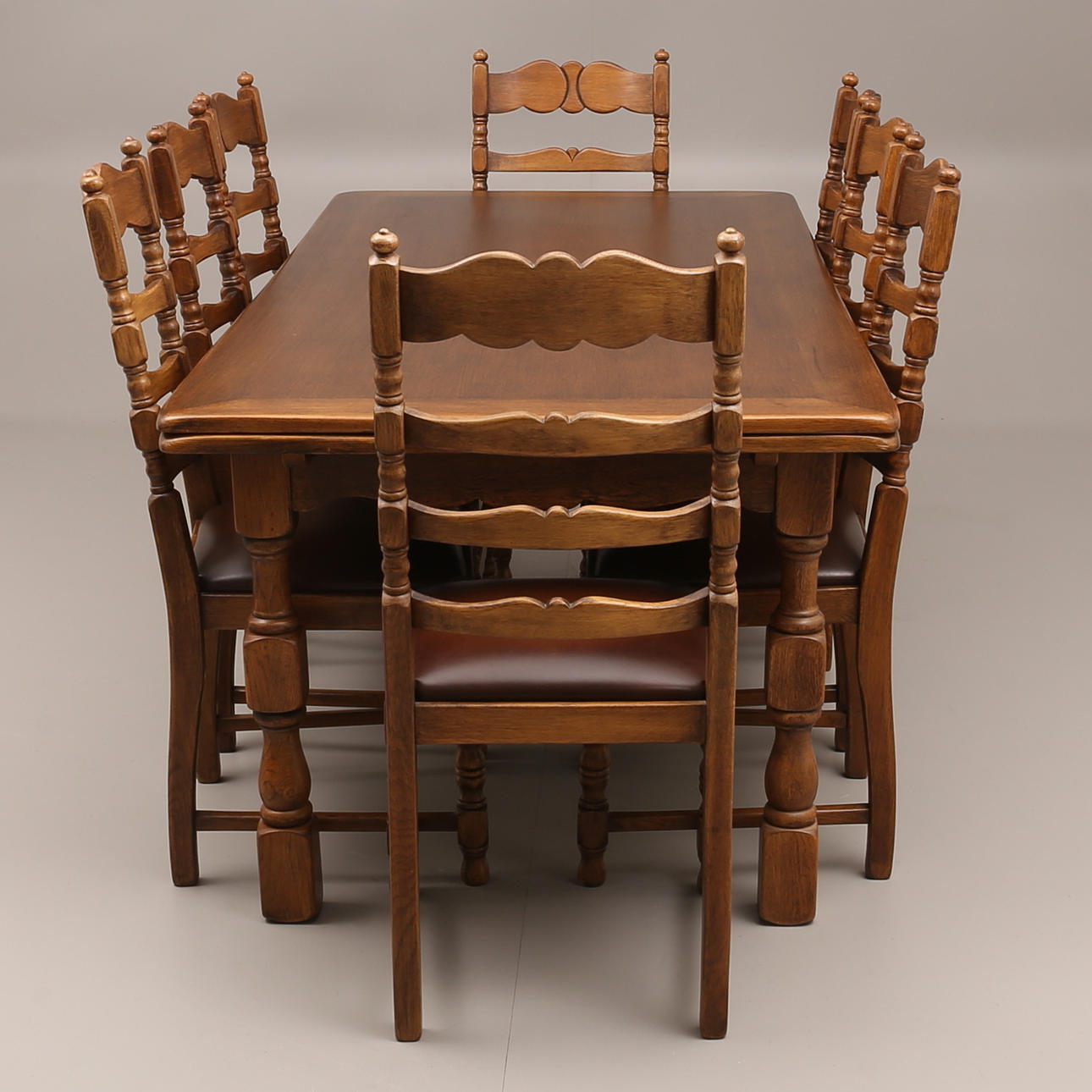 ESSZIMMERGRUPPE, 9-teilig, Schlossmöbel.