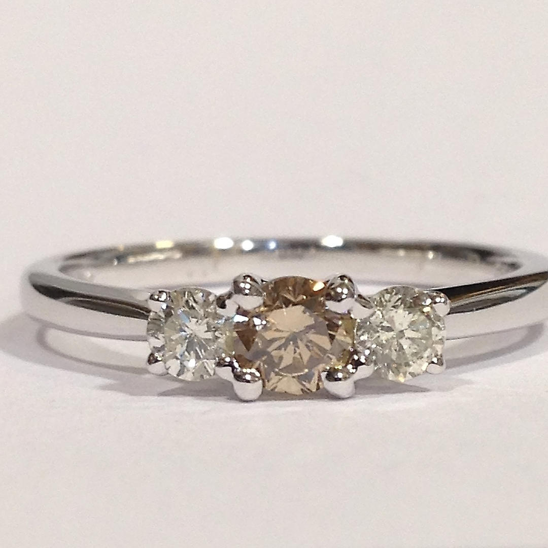 CHAMPAGNER & WEISSER DIAMANT.