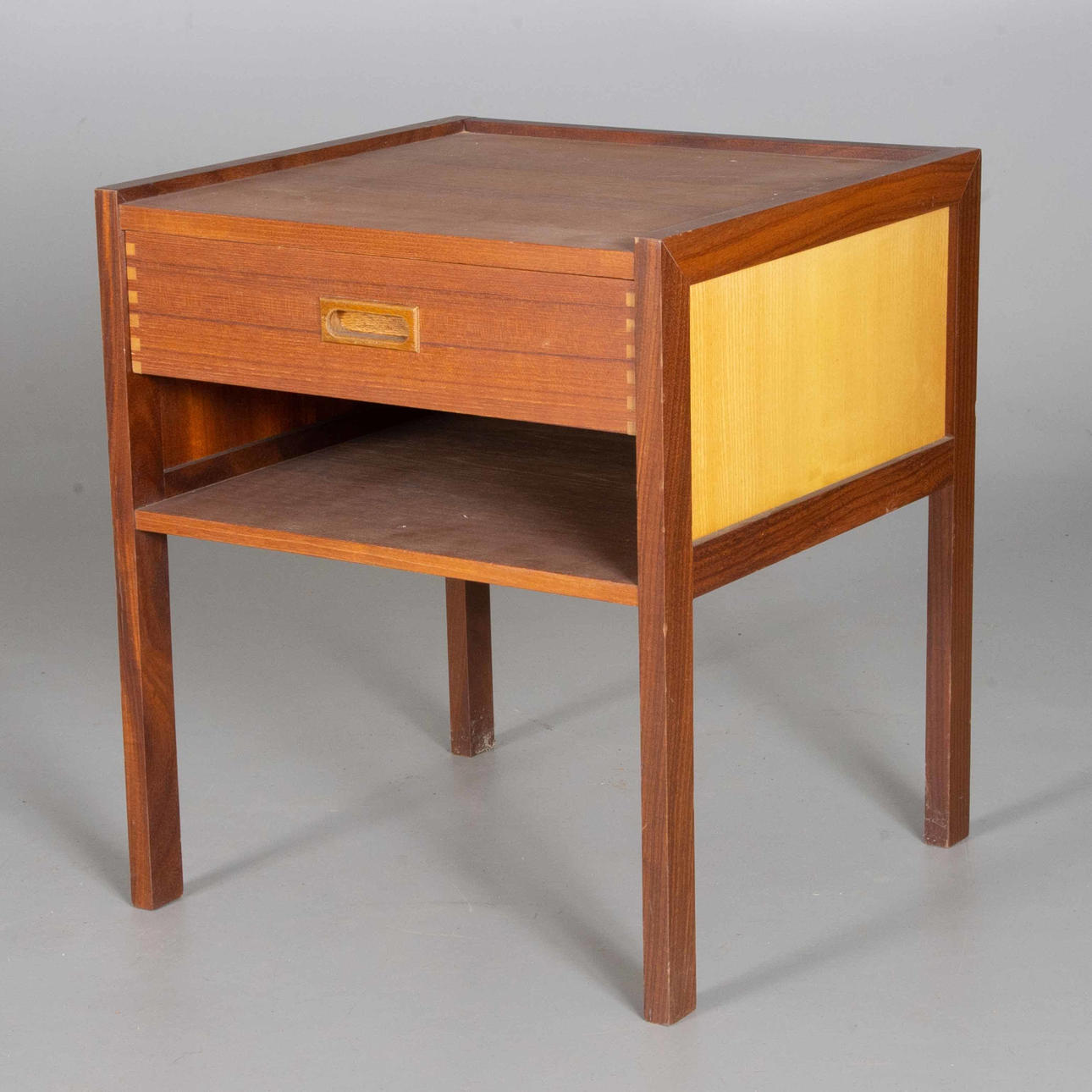 SÄNGBORD, teak, 1900-talets mitt.