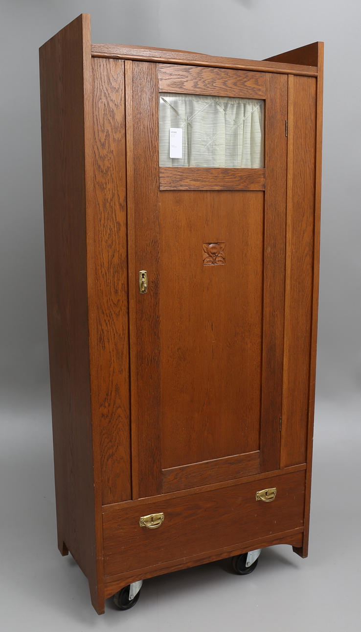 SKÅP, jugend, 1900-talets första hälft.