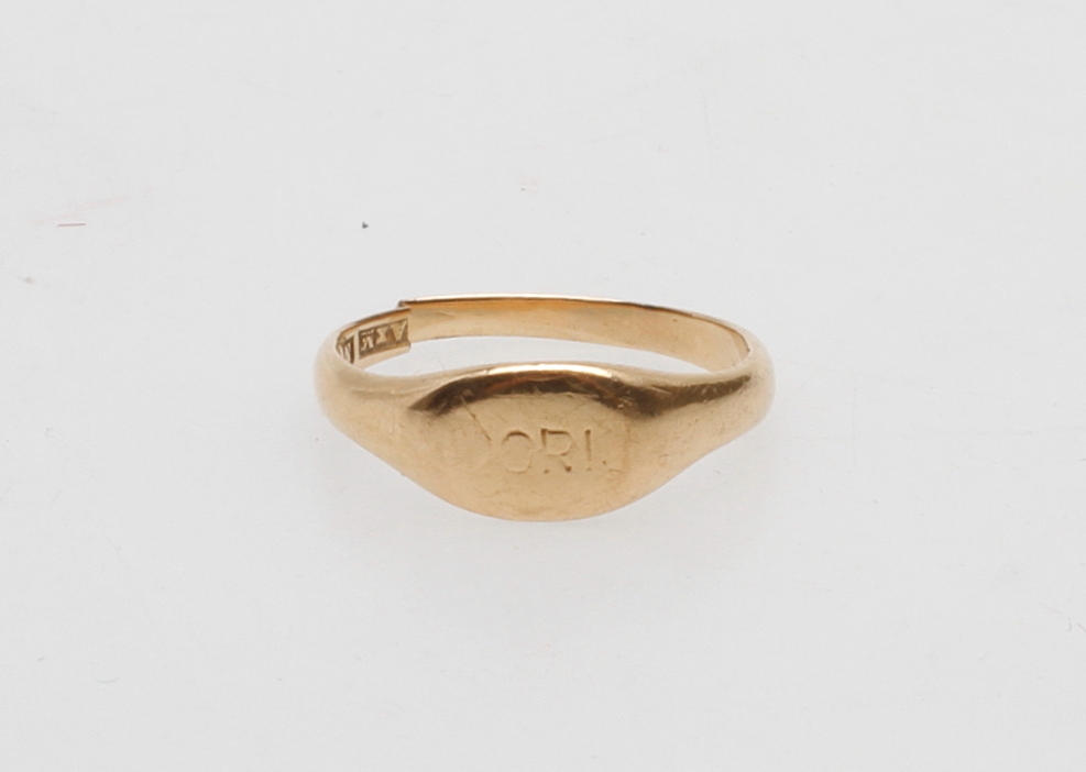 RING, 18k guld, 3 gram.