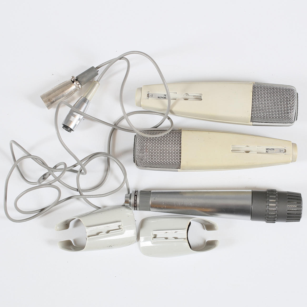 MIKROFONER, 3 stk, Sennheiser MD421N og Beyer M67.