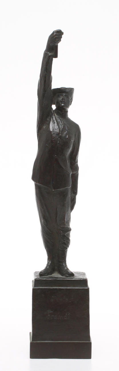 OKÄND KONSTNÄR. skulptur, "Framåt", brons, otydligt signerad och daterad 1911.