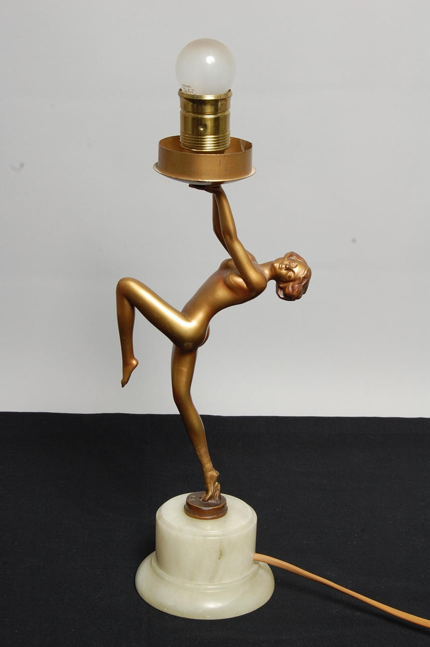 BORDSLAMPA, Art deco, på marmorsockel, 1900-talets första del.