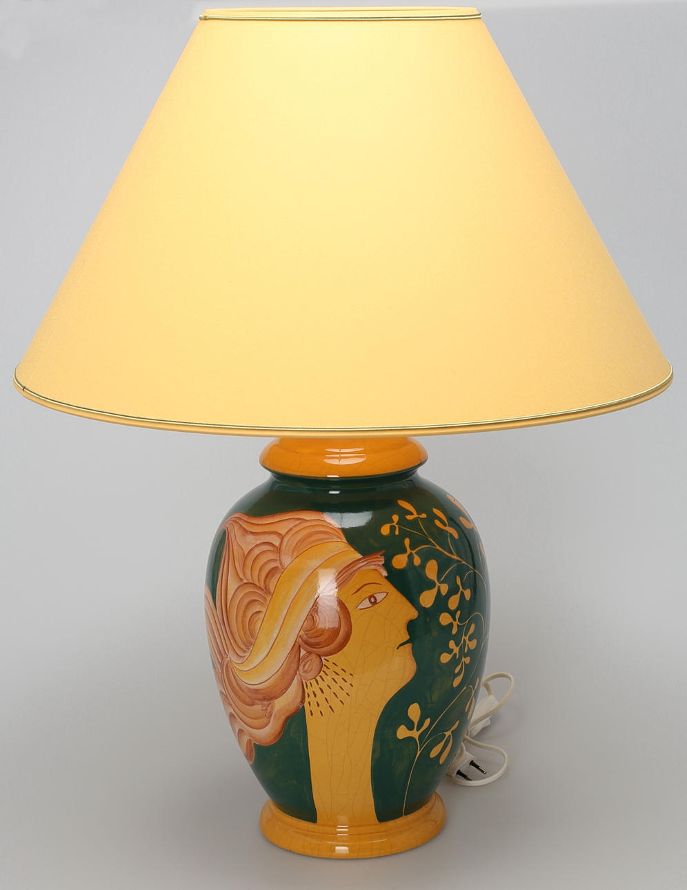 BORDSLAMPA i porslin, troligen Italiensk, 1900-tal.