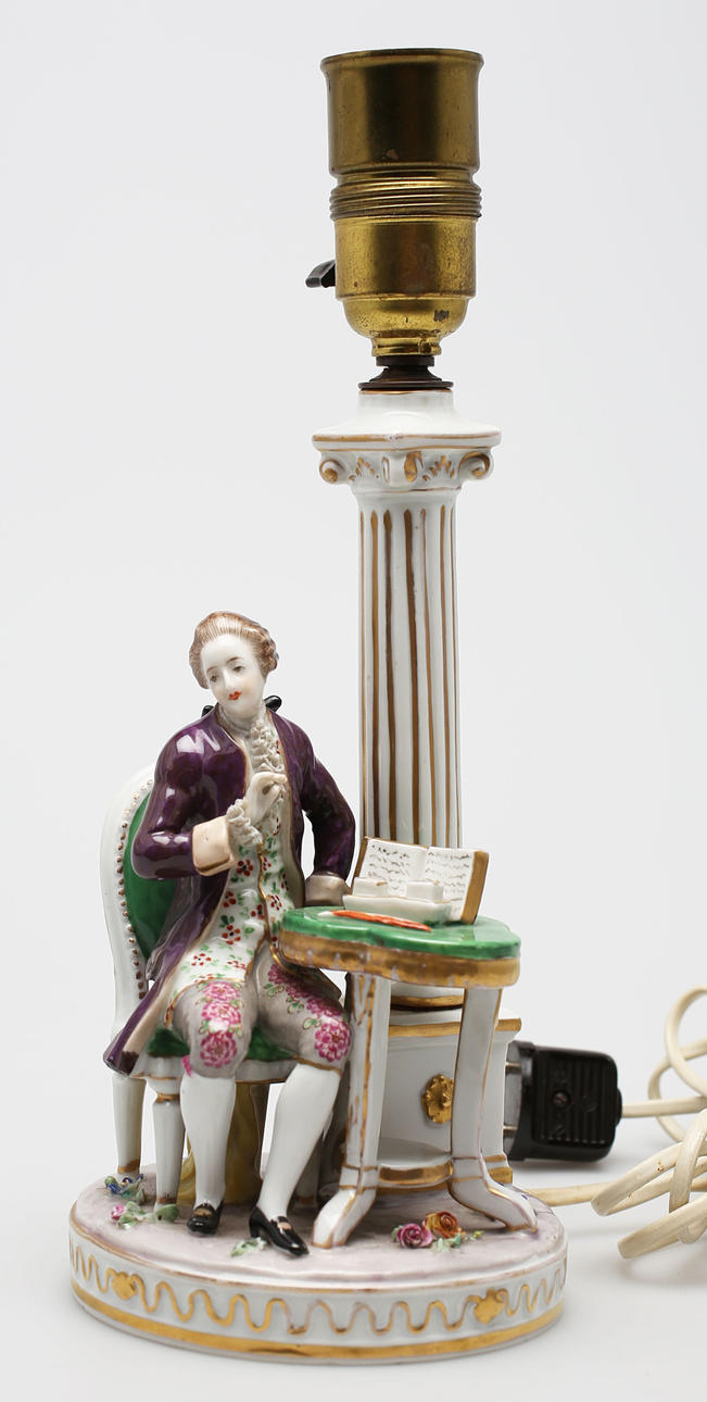 BORDSARMATUR, porslin, rokokostil, troligen Tyskland, 1900-tal.