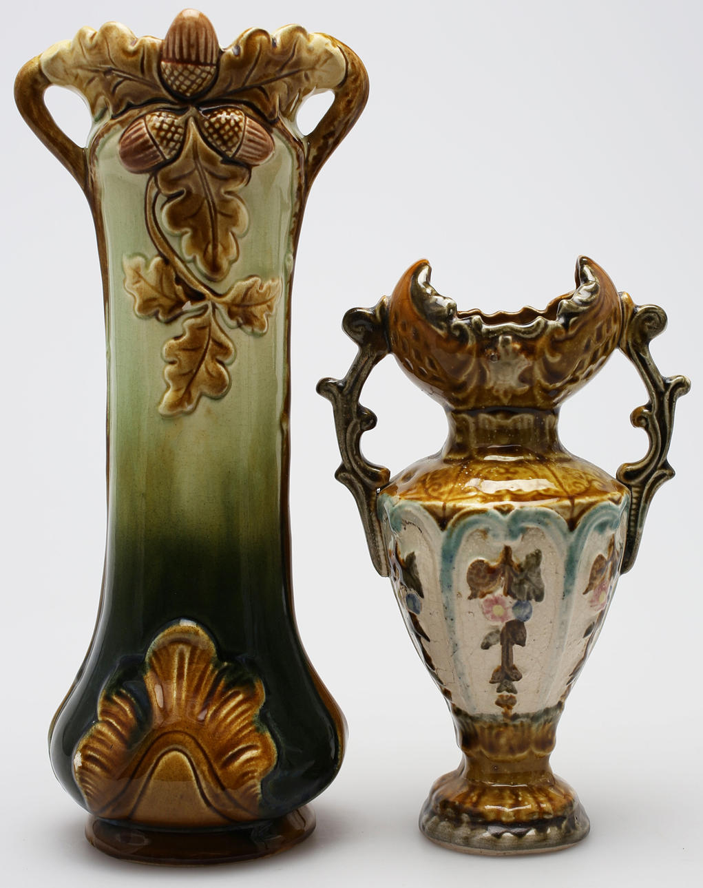 VASER, 2 st, majolika, 1900-tal.