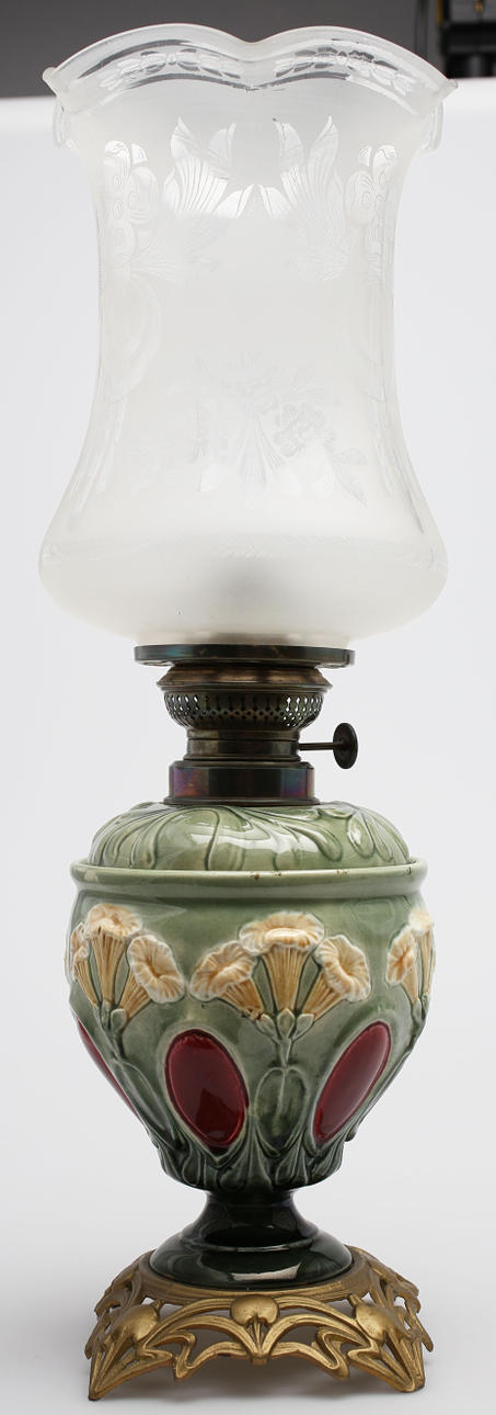FOTOGENLAMPA, majolika, jugendstil, 1900-tal.