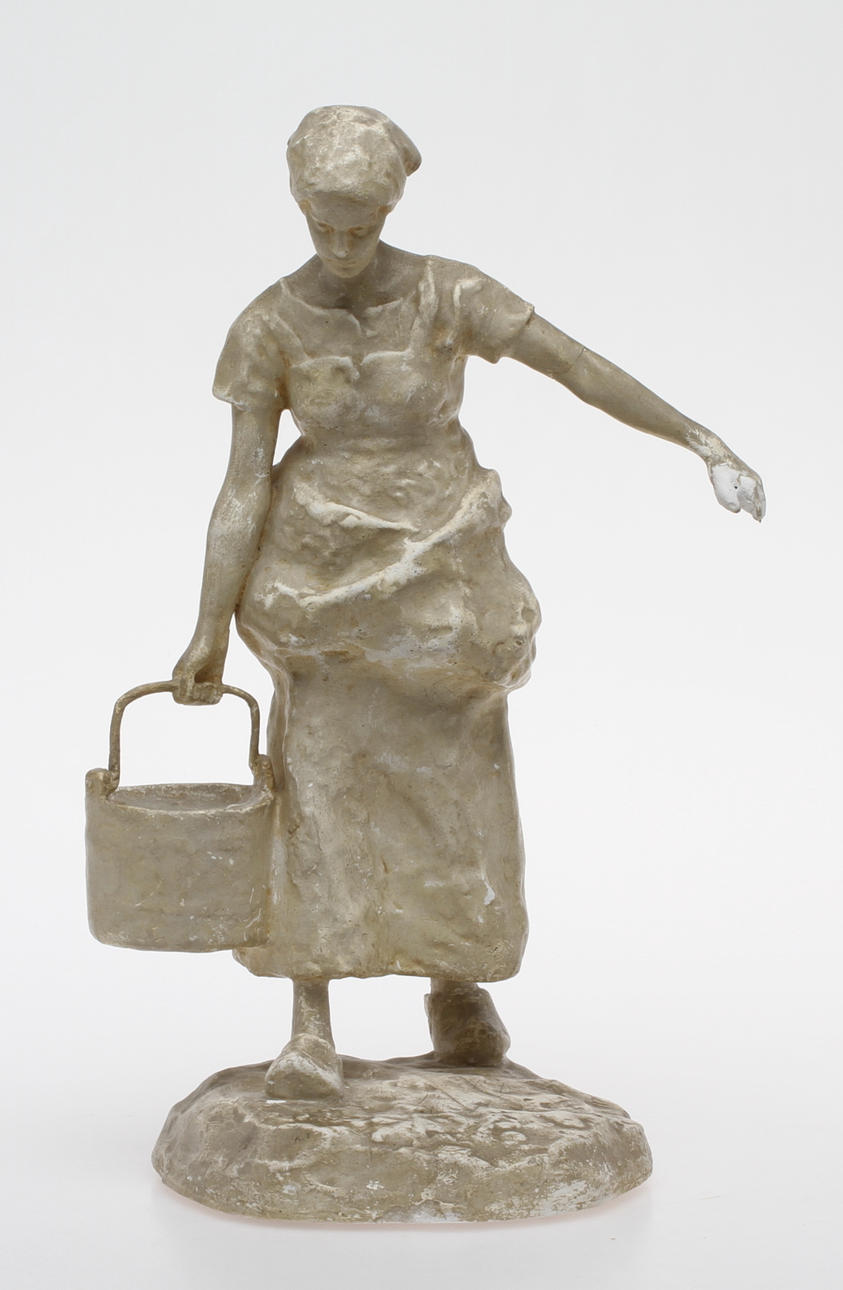 RUTH MILLES. EFTER. Vattenbärerska, gips, signerad och daterad Ruth Milles,1900.