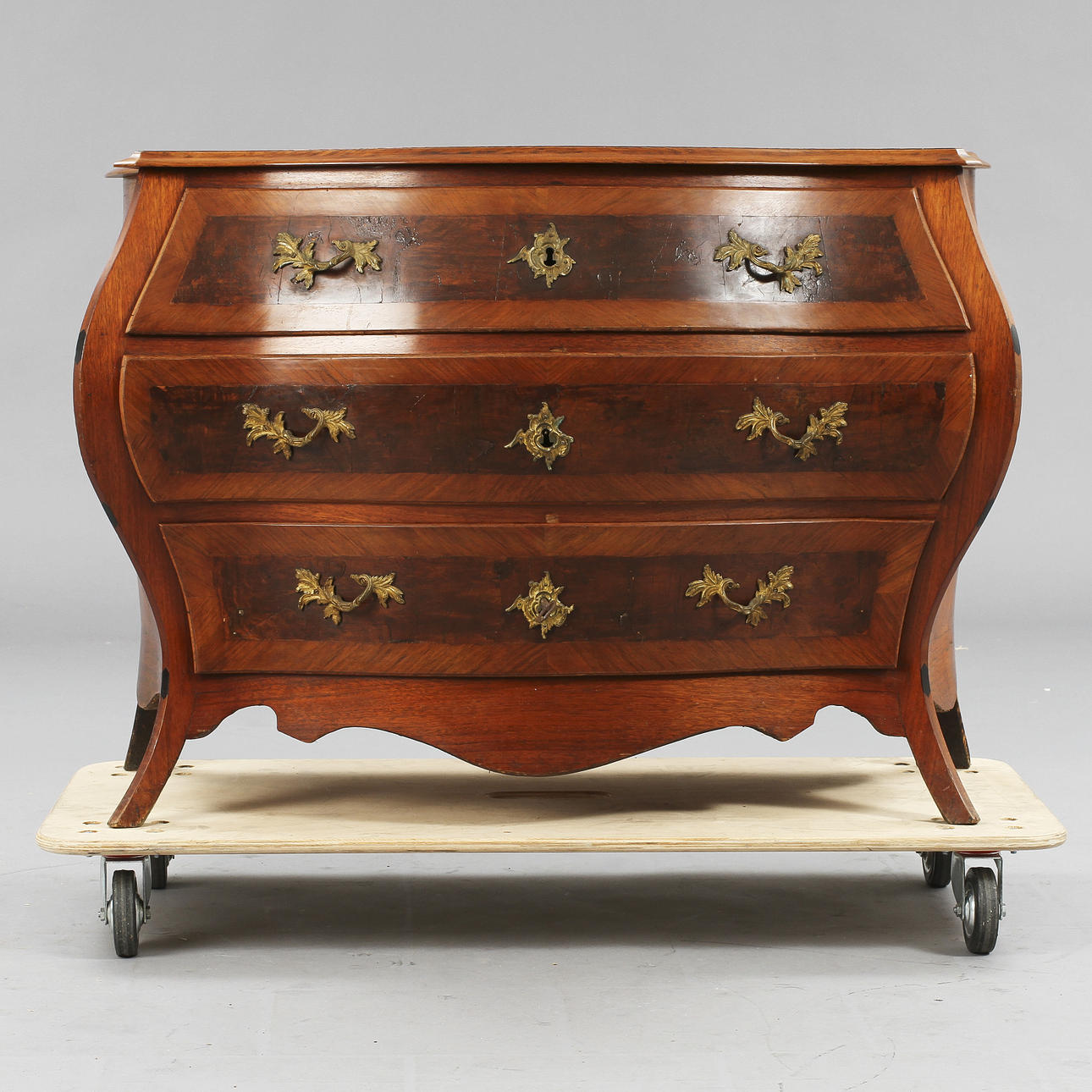 BYRÅ, rokoko, 1700-talets andra hälft.