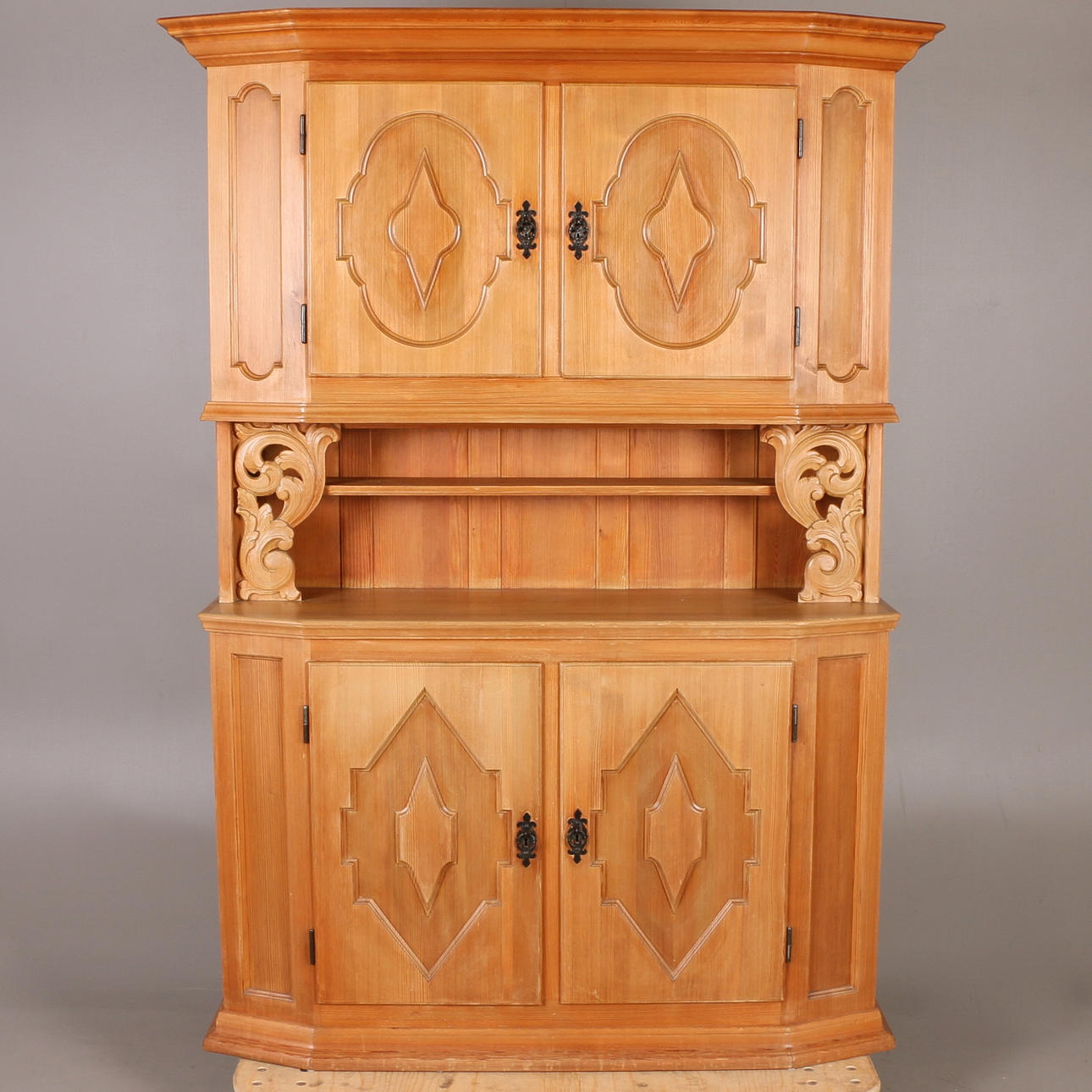 SALSKÅP, furu, Krogenäs, Norge, 1900-tal.