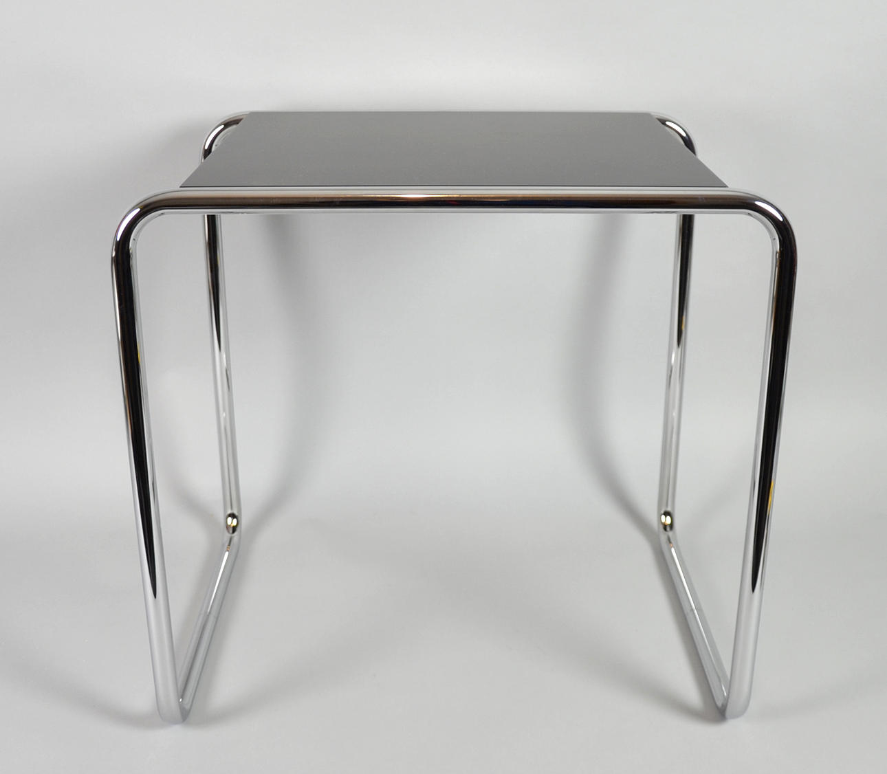 MARCEL BREUER. SIDEBORD B9 TIL THONET.