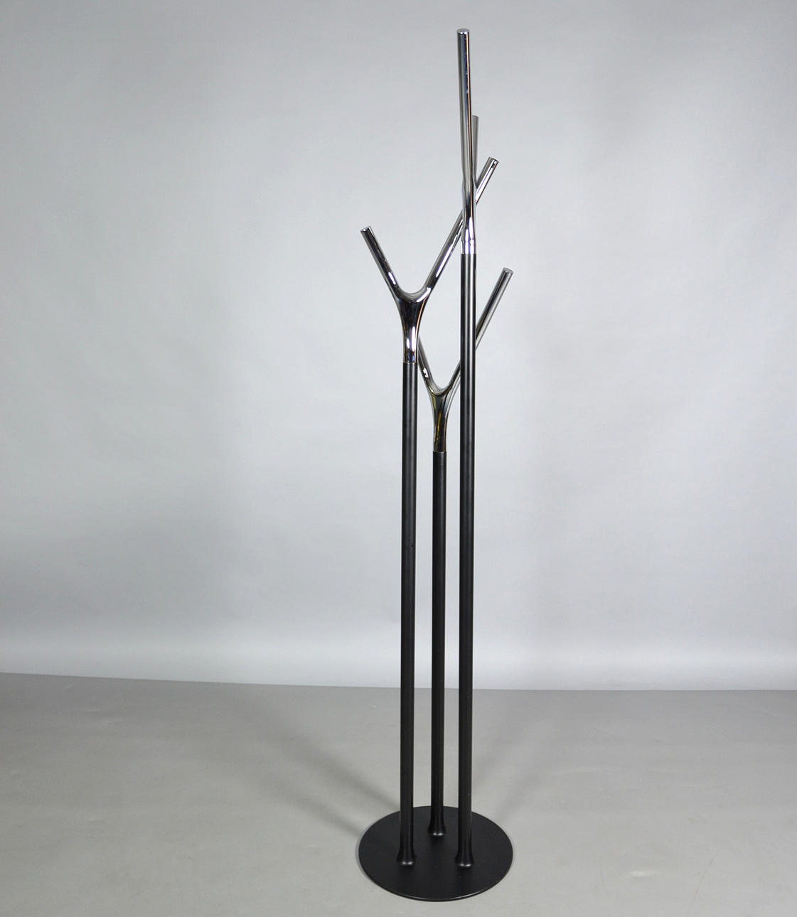 KLEIDERSTÄNDER FROST WISHBONE.