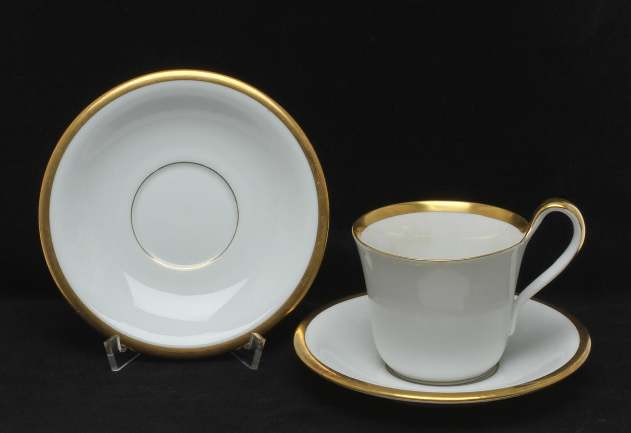 KAFFEKOPPAR MED FAT, 4 delar, "Golden Sun" Design Sigvard Bernadotte Bing & Gröndahl.