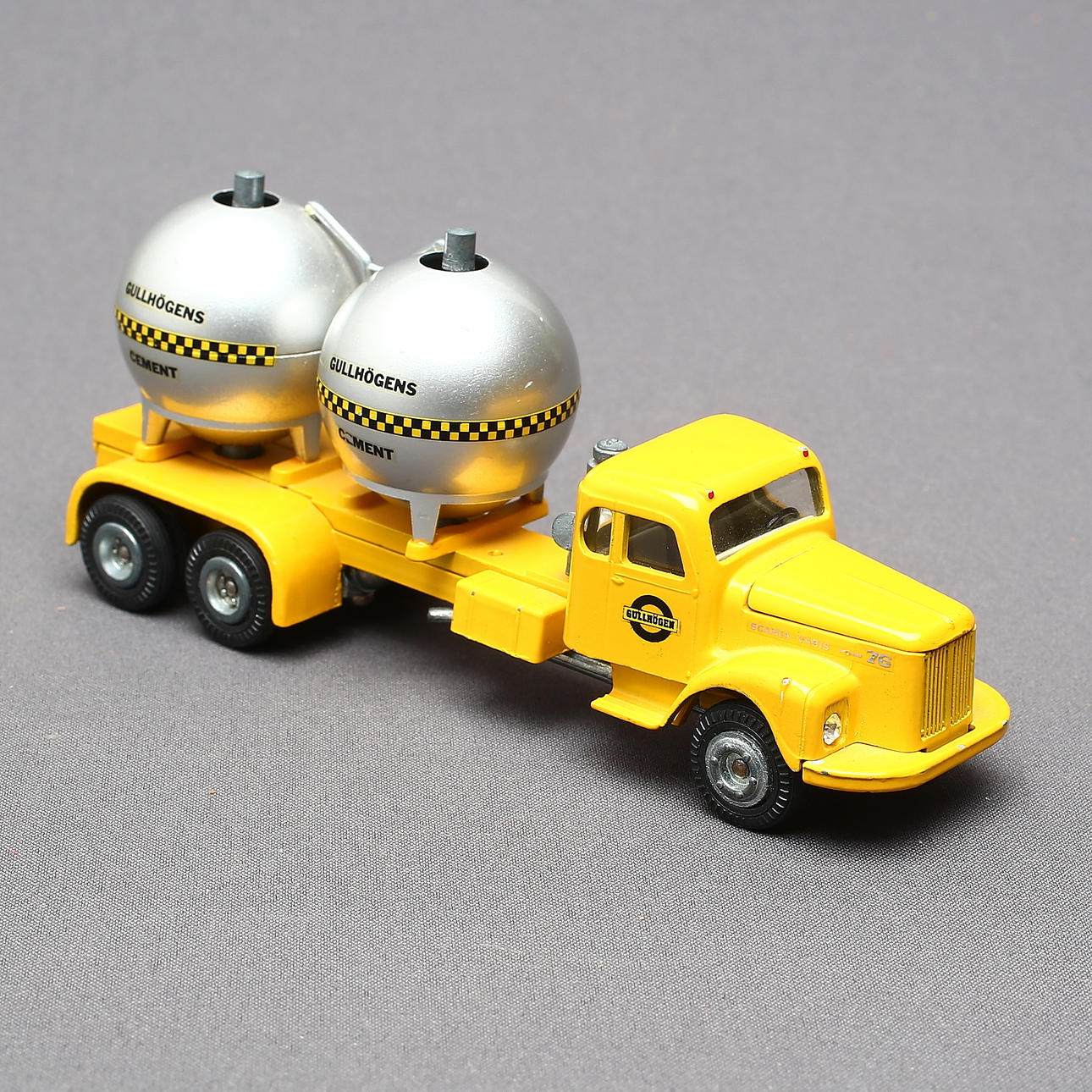 TEKNO betongbil Gullhögen, gul / silver.