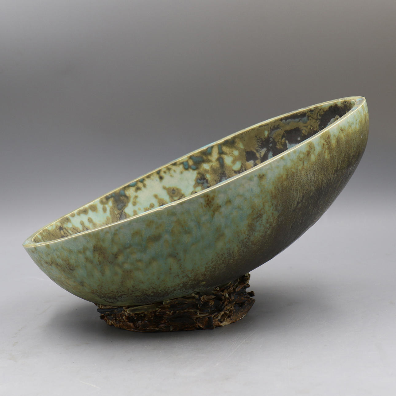 EGG BOWL, flintware, signed Britta.